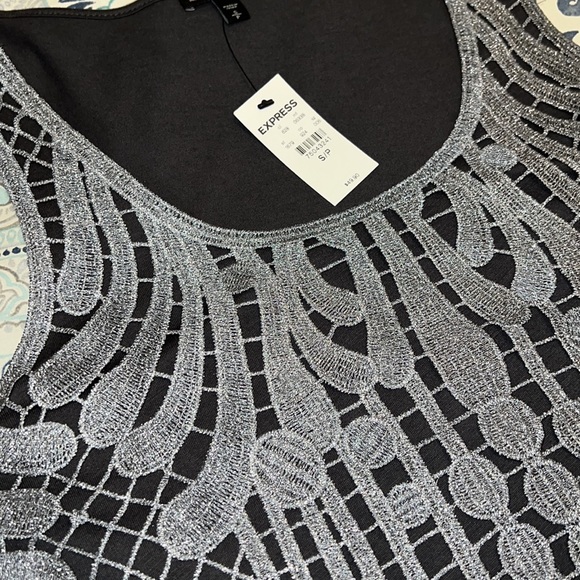 Express tank top - Picture 2 of 6